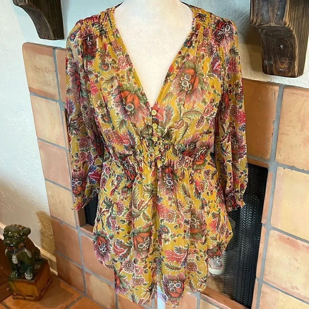 Anthropologie Gretchen Floral Gold Mesh V-Neck Smocked Blouse, XS!